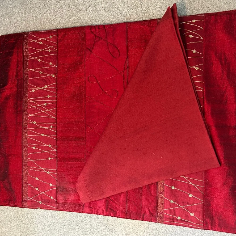 Brilliant Crate and Barrel Table Runner and Twelve Napkins.